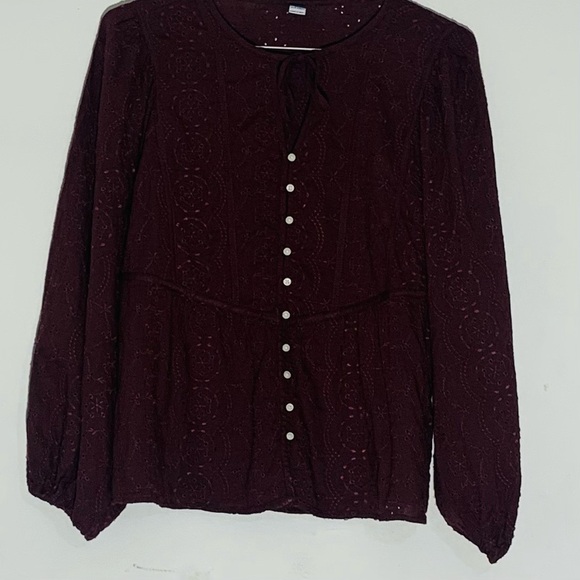 Old Navy Women’s Purple Blouse with Button Detail - Picture 1 of 7